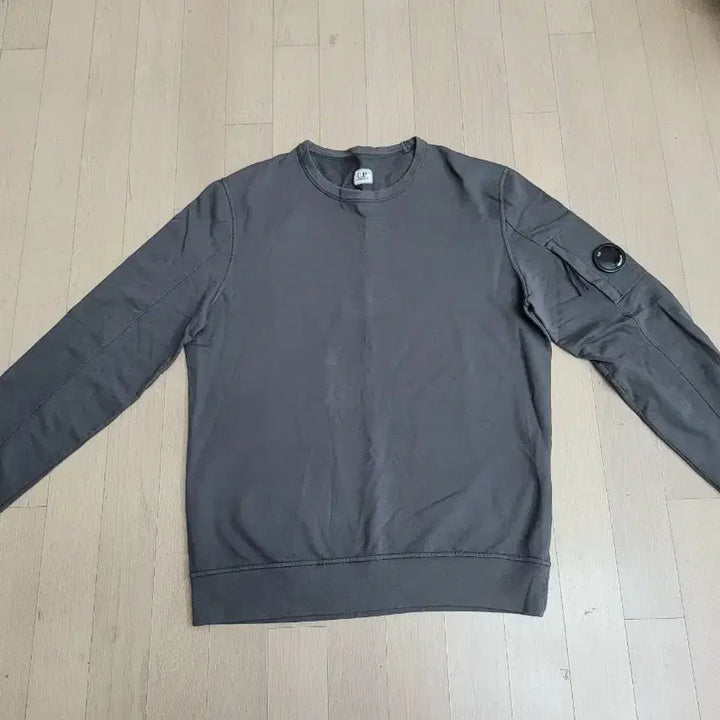 [BUNJANG] CP Company Lens Applique Sweatshirt Vintage Charcoal L / CP컴퍼니 맨투맨 렌즈와펜 빈티지룩
