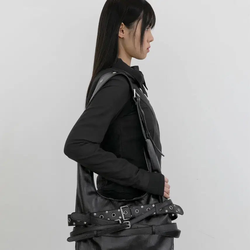 [BUNJANG] Flareup Belted Shoulder Bag / Crossbody Bag (Black, Mint Condition) / 플레어업 벨티드 숄더백 ,크로스백 (블랙,사용감없음)