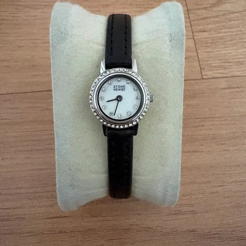 [BUNJANG] Stonehenge Full Crystal Minimal Black Leather Women&