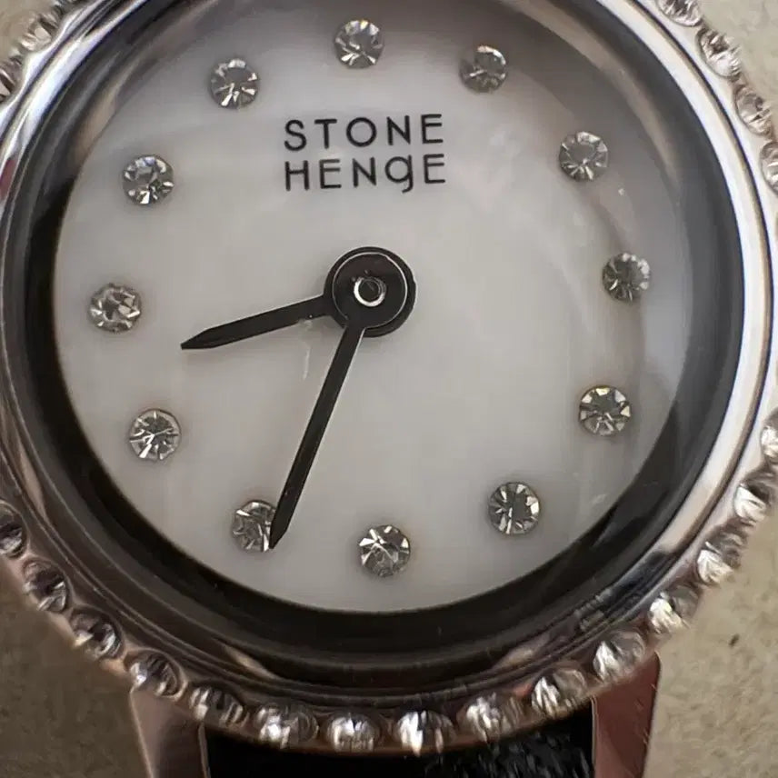 [BUNJANG] Stonehenge Full Crystal Minimal Black Leather Women&