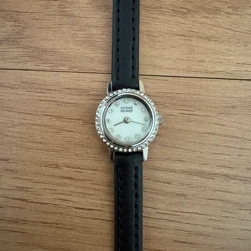 [BUNJANG] Stonehenge Full Crystal Minimal Black Leather Women&