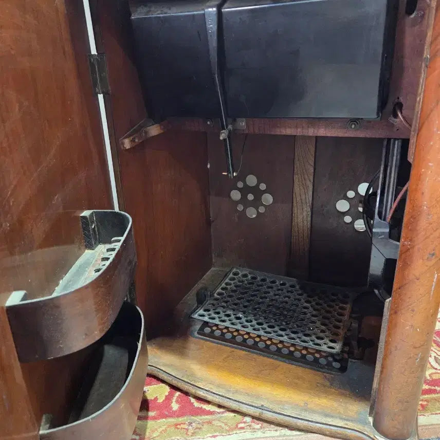 [BUNJANG] 100-Year-Old Vintage White Rotary Sewing Machine / 100년된 빈티지 재통틀
