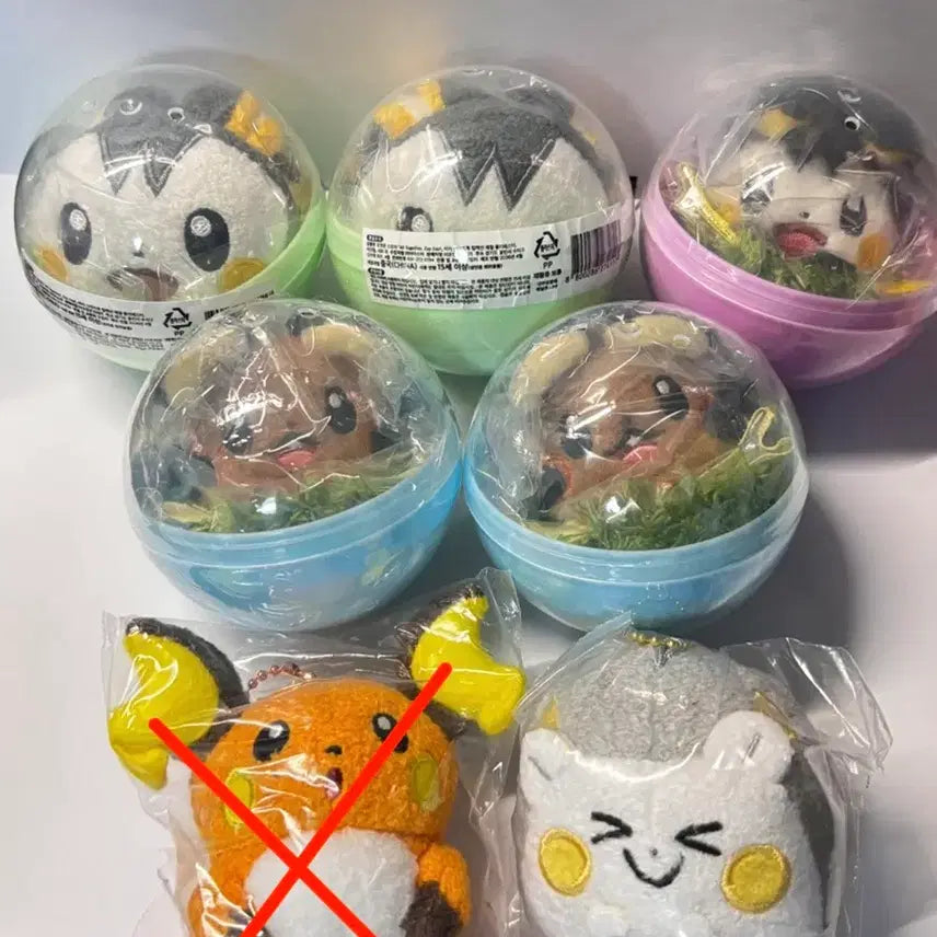 [BUNJANG] Pokemon Metamon Playground Hairpin Collection Gacha Dedenne, Mimikyu, Pikachu / 성수 팝업 포켓몬 메타몽놀이터 헤어핀 컬렉션 가챠 데덴네 따라큐 피카츄