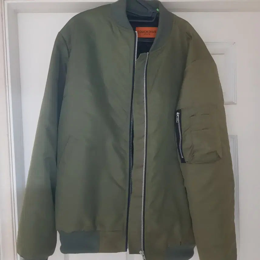 [BUNJANG] DukDive MA-1 Bomber Jacket (XL, Black &amp; Khaki) / 덕다이브 ma1 마원 XL사이즈 블랙과 카키 총 2장 일괄 판매합니다.