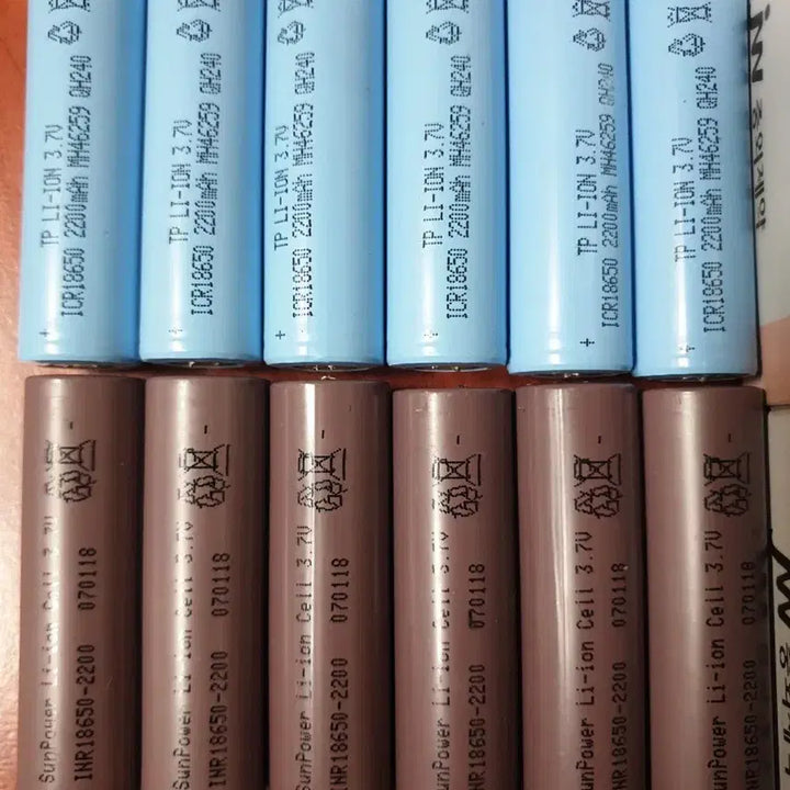 [BUNJANG] Bundle Set 18650 Li-ion Rechargeable Batteries (29 pcs) / 18650 비보호 리튬이온 충전배터리 29개 일괄
