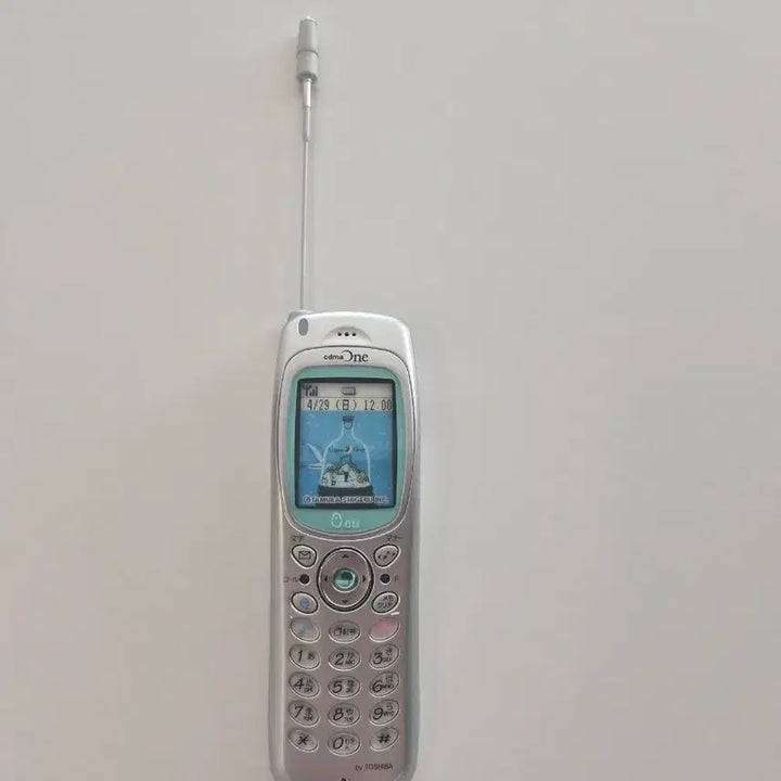 [BUNJANG] au Y2K Flip Phone Mock-up (Silver/Mint) / 일본 고전 y2k au 일본 핸드폰 모형폰 바형 목업폰