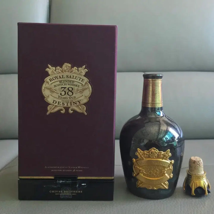 [BUNJANG] Royal Salute 38 Year Old Whisky Empty Bottle with Case / 로얄살루트 38년산 위스키 공병