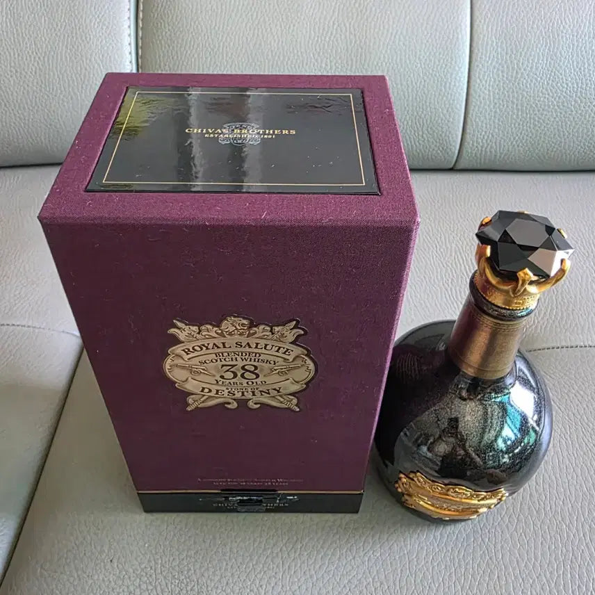 [BUNJANG] Royal Salute 38 Year Old Whisky Empty Bottle with Case / 로얄살루트 38년산 위스키 공병