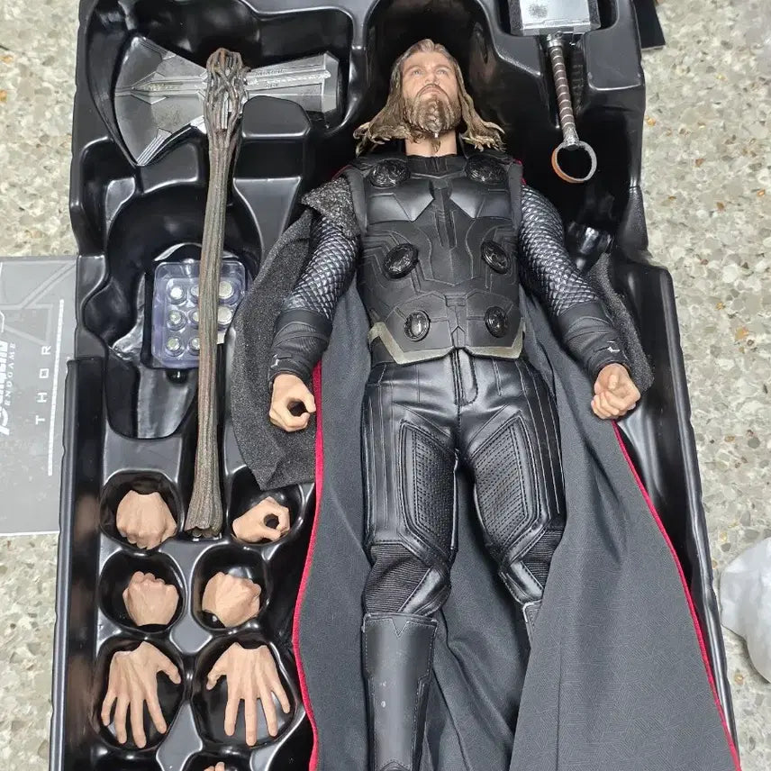 [BUNJANG] Hot Toys Avengers: Endgame Thor (MMS 557) Action Figure / 핫토이 앤드게임 토르 (MMS 557)