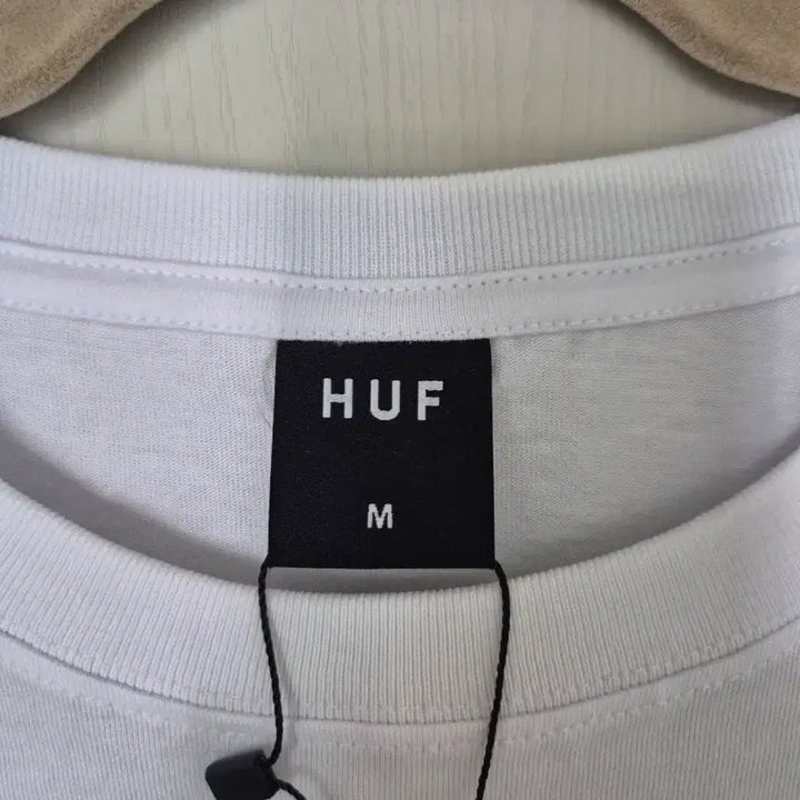 [BUNJANG] HUF Small Logo Short Sleeve T-Shirt White L / 새상품)L)무신사 HUF 스몰로고 반팔티