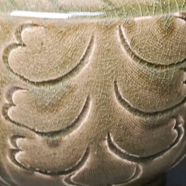 [BUNJANG] Authentic Song Dynasty Celadon Vase with Lotus Scroll Motif / [진품] 송대 출토품 요주요과 연판문 청자 병 중국도자기 골동품 수집품