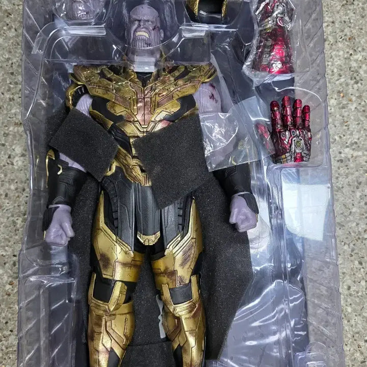 [BUNJANG] Hot Toys Avengers: Endgame Thanos Battle Damaged Version (MMS 564) / 핫토이 앤드게임 타노스 배틀데미지 버전 (MMS 564)