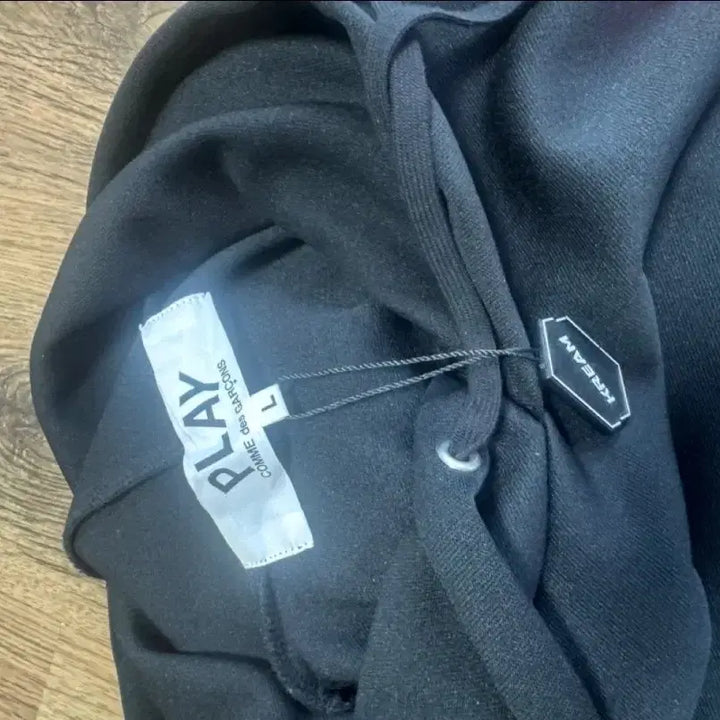 [BUNJANG] Comme des Garçons Black Heart Hoodie / 꼼데가르송 블랙 후드티