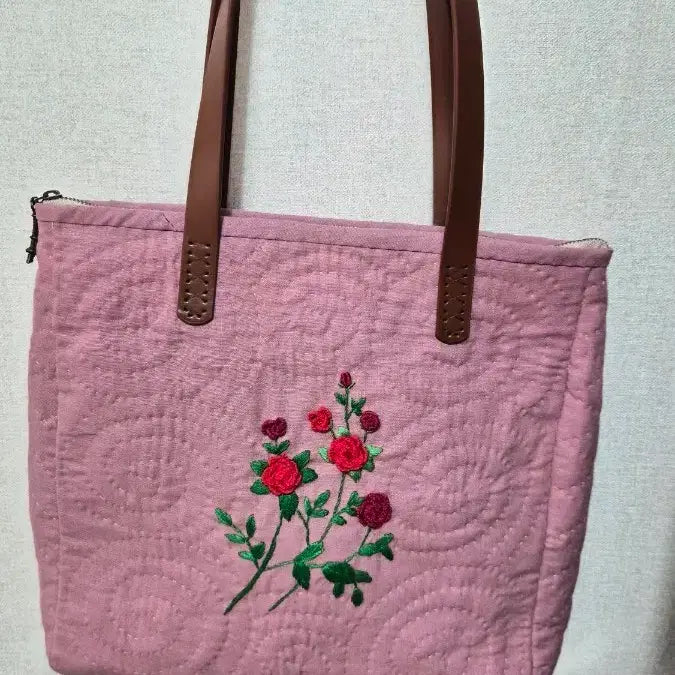 [BUNJANG] Pink Quilting Rose Embroidery Tote Bag / 핑크 퀼팅 장미 자수 토트백