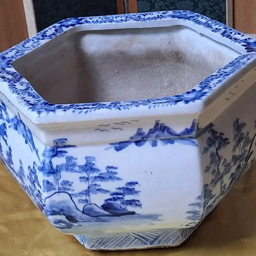 [BUNJANG] Republic of China Era Blue-and-White Porcelain Landscape Planter / 민국년대 청화백자 산수문 화분
