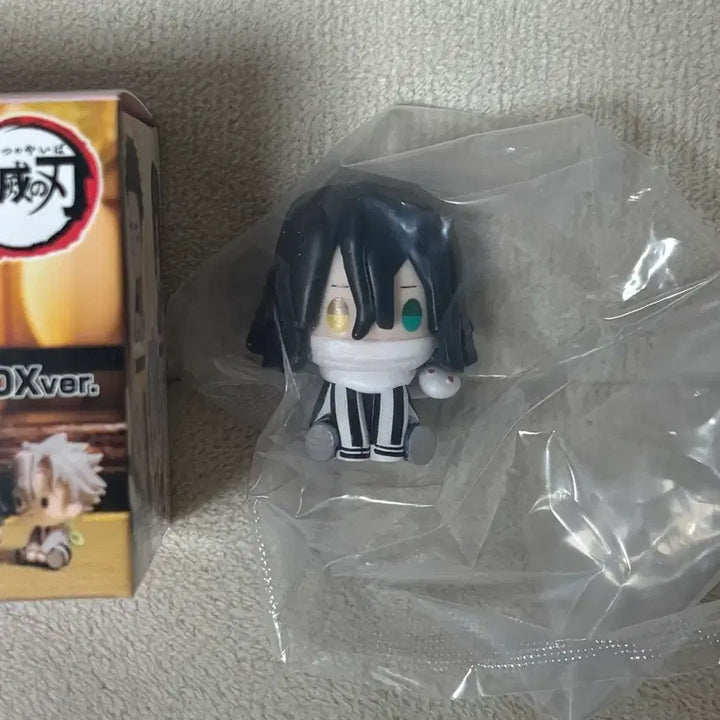 [BUNJANG] Demon Slayer Iguro Obanai Toy Gacha / 귀멸의 칼날 태엽 가챠 이구로