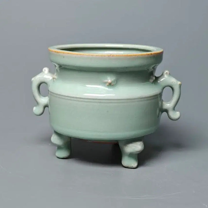[BUNJANG] Late Ming Dynasty Yaozhou Kiln Celadon Tripod Censer with Ear Handles, Chinese Porcelain Antique / [진품] 명대 말기 요지 출토품 용천요 삼족수이형 향로 중국도자기 골동품