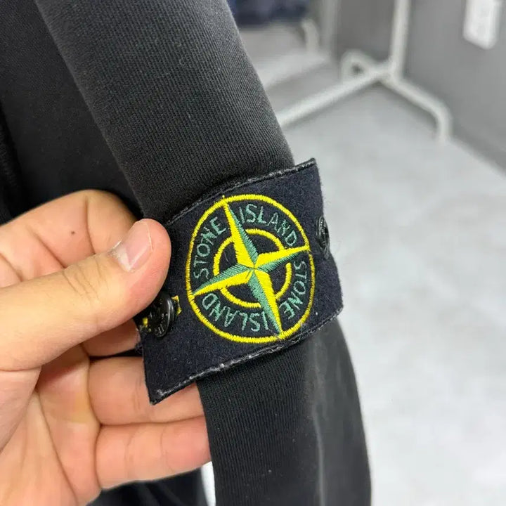 [BUNJANG] Stone Island Sweatshirt Black XXL / [당일발송/25SS,XXL] 스톤아일랜드 맨투맨 블랙 XXL