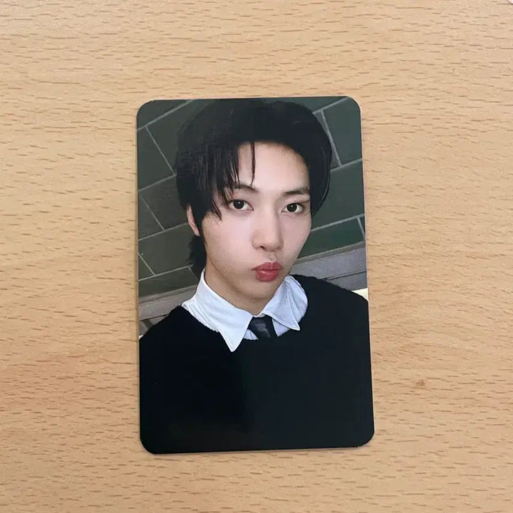 [BUNJANG] ZEROBASEONE Sung Hanbin 1st Gen Studio Photocard / 제로베이스원 석매튜 공방 1주차 포카 양도