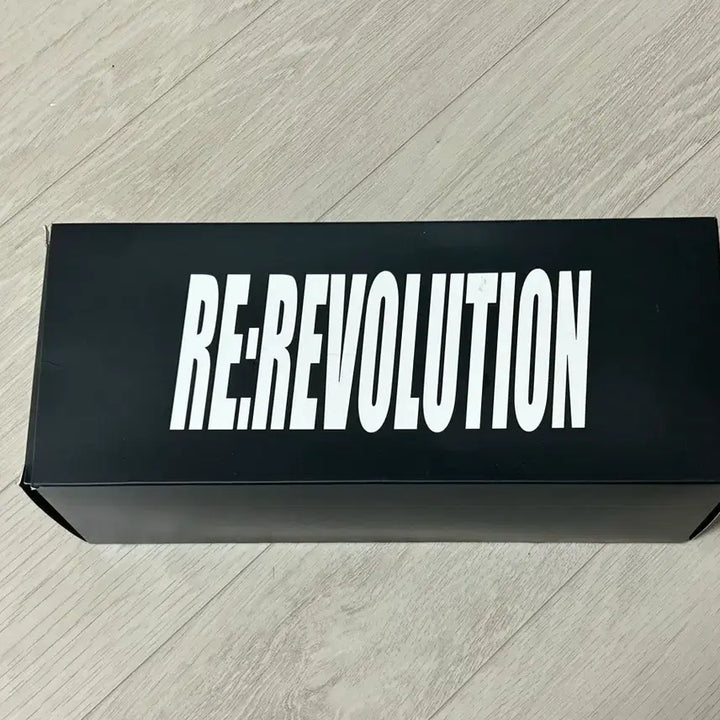 [BUNJANG] Le Sserafim Official Light Stick / 리레볼루션 공식 응원봉