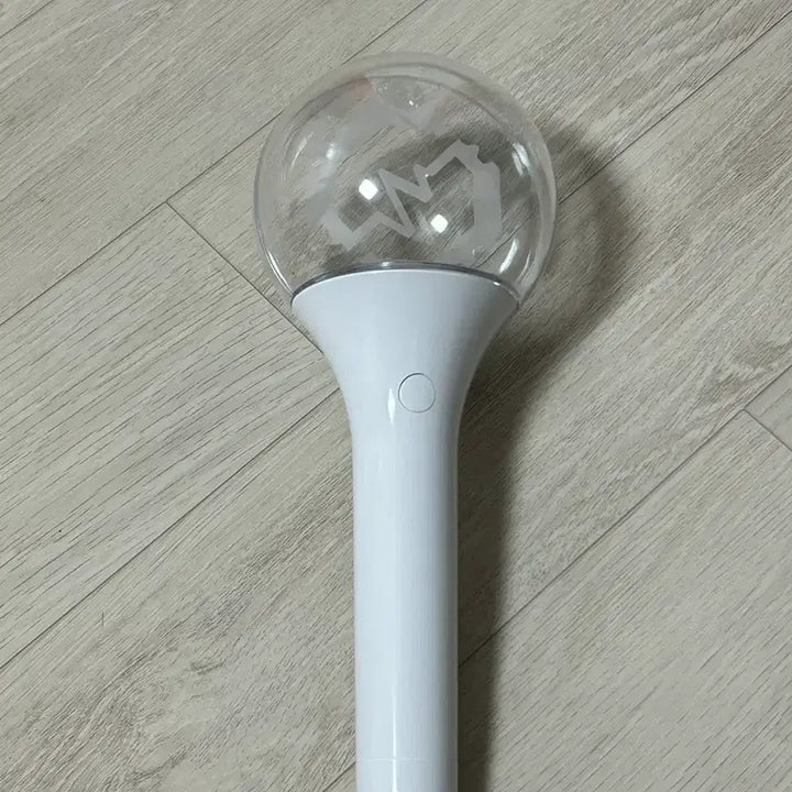 [BUNJANG] Le Sserafim Official Light Stick / 리레볼루션 공식 응원봉