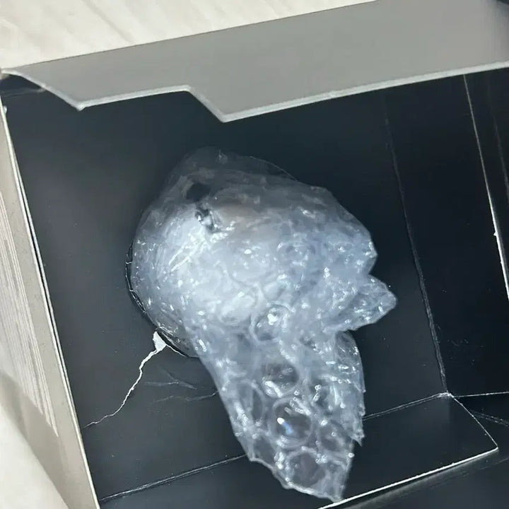 [BUNJANG] Le Sserafim Official Light Stick / 리레볼루션 공식 응원봉