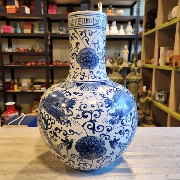 [BUNJANG] Large Blue and White Porcelain Vase with Dragon Motif / 중국도자기 청화백자 육필용문양 대형 천구병