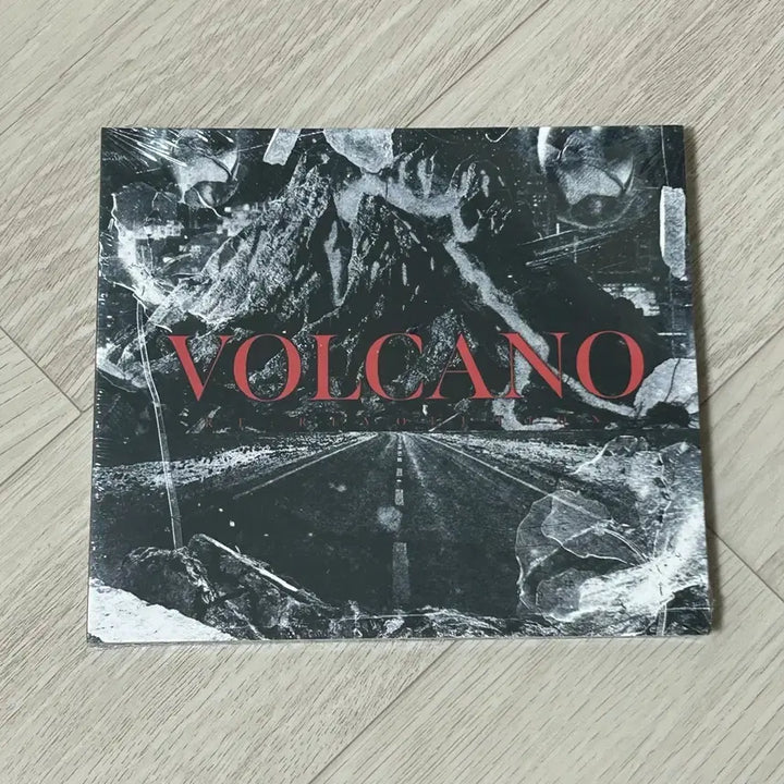 [BUNJANG] LIRRREVOLUTION Volcano Album / 리레볼루션 볼케이노 앨범