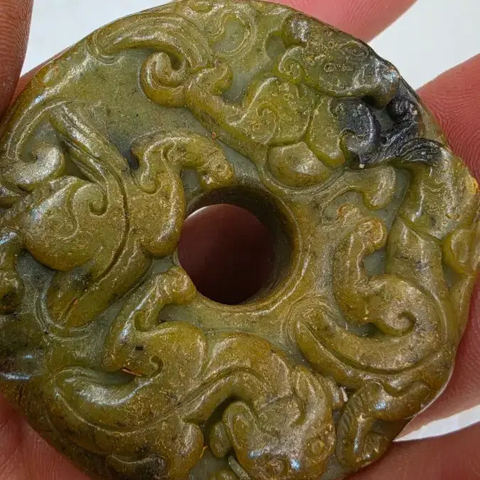[BUNJANG] Gogeumgangok Lion Engraved Round Jade Pendant / 고옥에강옥 사자문 원형 옥패 0528