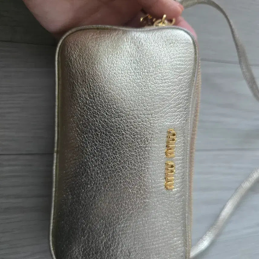 [BUNJANG] Miu Miu Gold Mini Crossbody Bag / 미우미우 골드 미니크로스백