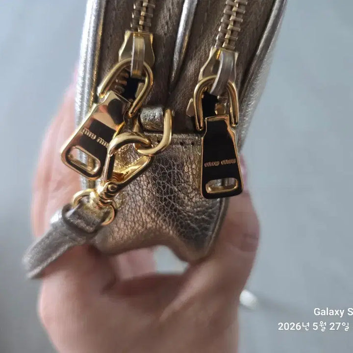 [BUNJANG] Miu Miu Gold Mini Crossbody Bag / 미우미우 골드 미니크로스백