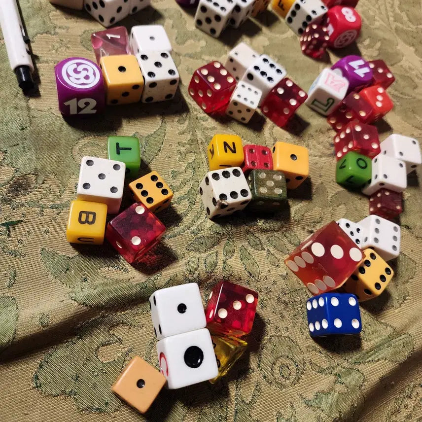 [BUNJANG] 100 x Dice / 주사위 100개에25000원