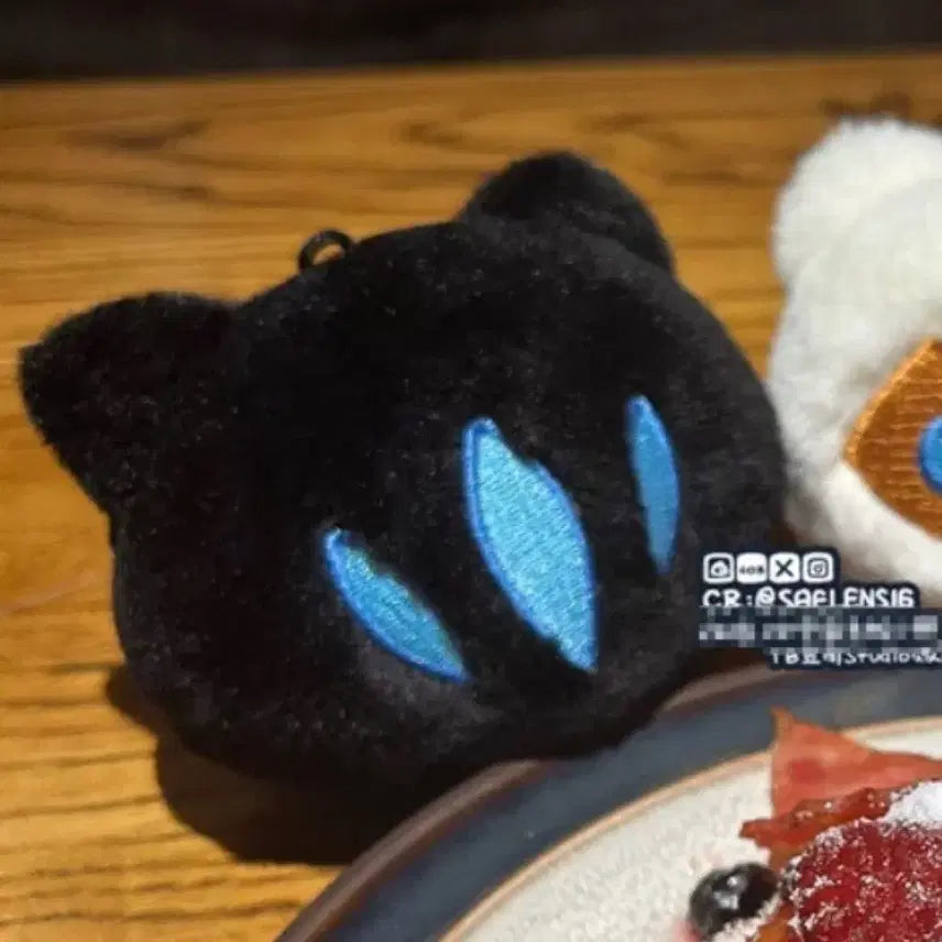 [BUNJANG] Valorant Omen Cat Plush Toy / 발로란트 오멘 고양이 얼굴 복실 인형