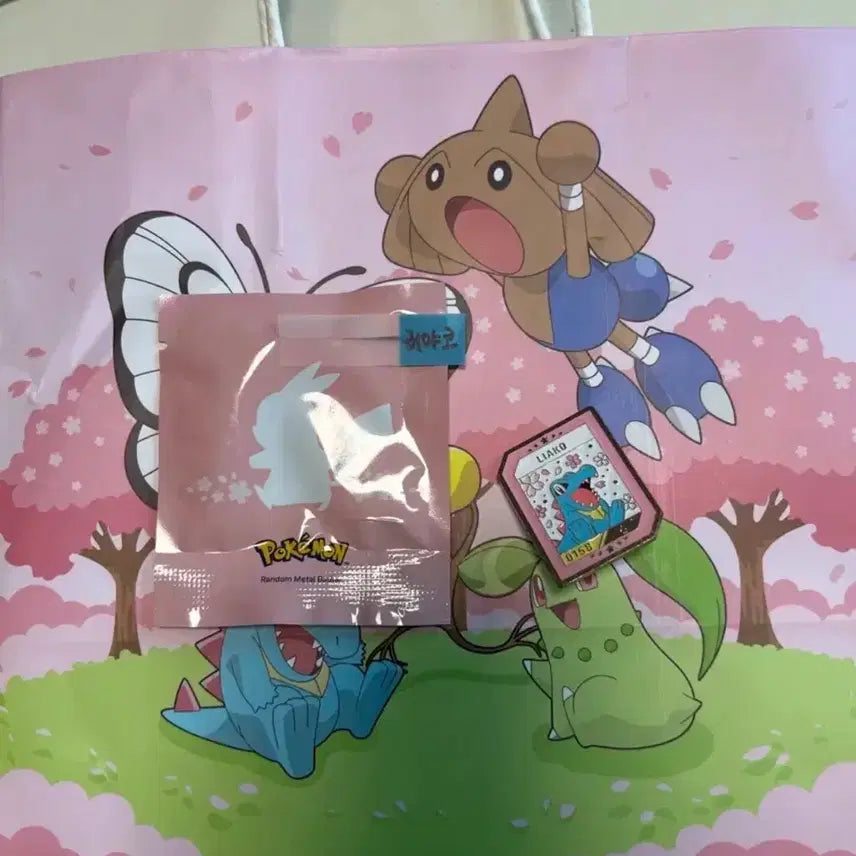[BUNJANG] Isak Toast Pokemon Badge Ryukou + Unused Shopping Bag / 이삭토스트 포켓몬 뱃지 리아코 +미사용쇼핑백