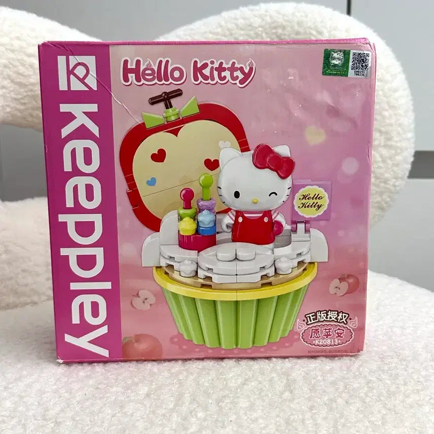[BUNJANG] Hello Kitty Apple Cupcake LEGO / 헬로키티 애플 컵케익 레고