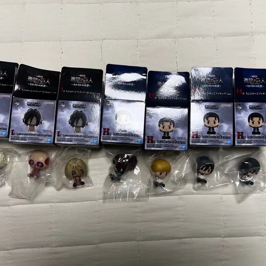 [BUNJANG] Attack on Titan Choco No Ko &amp; Hwisan Acrylic Badge Set / 진격의거인 진격거 초코노코,하위상 뱃지 아크릴