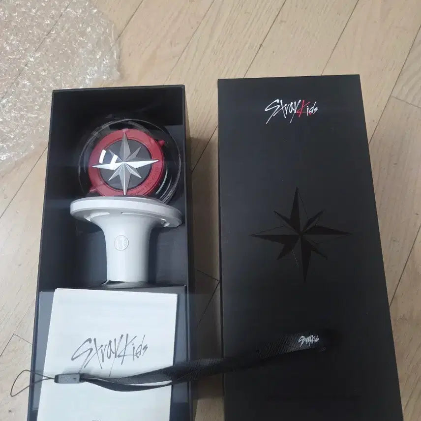 [BUNJANG] Stray Kids Official Light Stick Ver.2 / 스키즈 응원봉 Ver.2 새제품