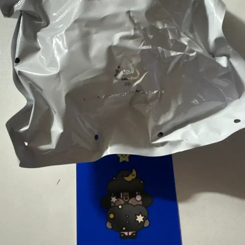 [BUNJANG] Pop Mart Crying to the Moon Night Sky Figure / 팝마트 크라잉투더문 나이트스카이