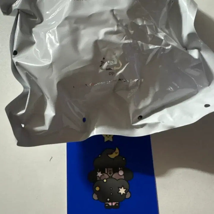 [BUNJANG] Pop Mart Crying to the Moon Night Sky Figure / 팝마트 크라잉투더문 나이트스카이