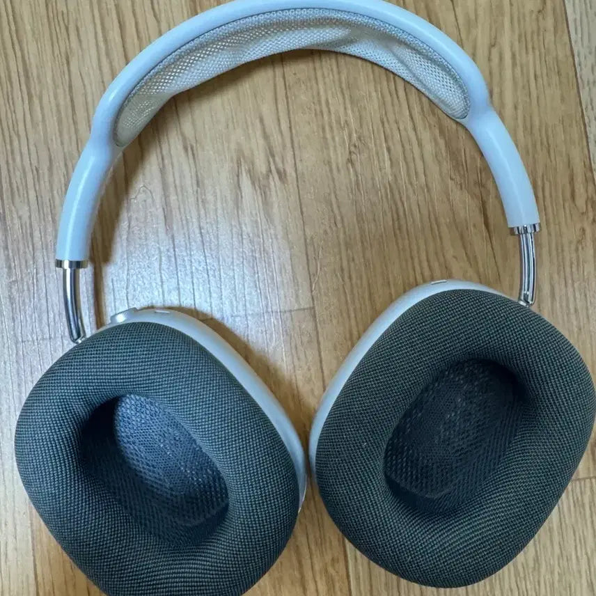 [BUNJANG] Apple AirPods Max Silver (Pairing Malfunction) / 에어팟 맥스 실버 (8핀) 페어링 고장