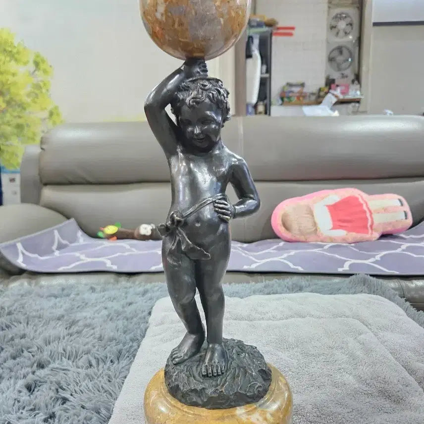 [BUNJANG] Bronze Boy Statue on Marble Base / 구슬소년 동브론즈 조각상 장식품