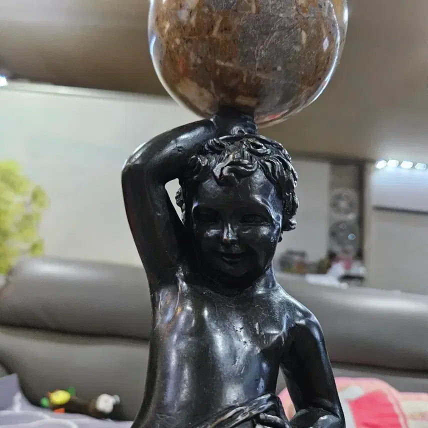 [BUNJANG] Bronze Boy Statue on Marble Base / 구슬소년 동브론즈 조각상 장식품