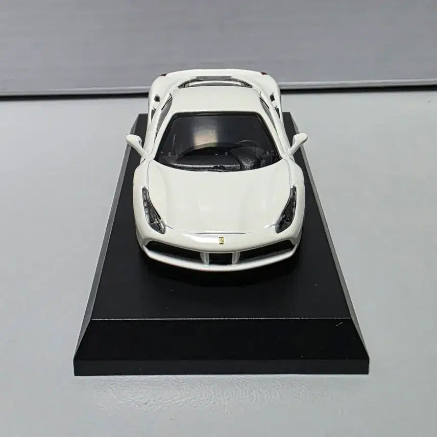 [BUNJANG] Kyosho 1/64 Scale Ferrari 488 GTB Diecast Model / 할인 1/64 다이캐스트 교쇼 페라리 488 GTB