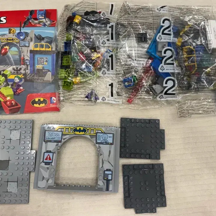 [BUNJANG] LEGO DC Juniors 10672 Batcave NIB / 레고 dc 10672 주니어 배트케이브 NIB