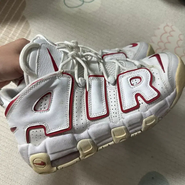 [BUNJANG] Nike Air More Uptempo White/Red (240mm) / 나이키 에어 모어 업템포 흰빨 240