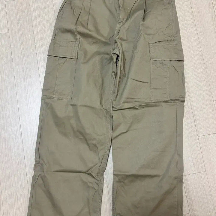 [SOLD OUT] 무신사 스탠다드 와이드 카고 베이지 32