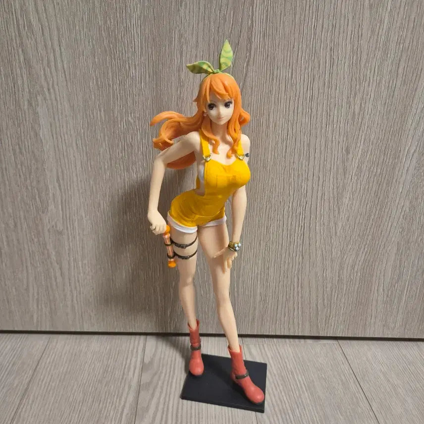 [BUNJANG] One Piece Nami Figure 2-Figure Set / 원피스 나미 피규어 2개일괄 판매