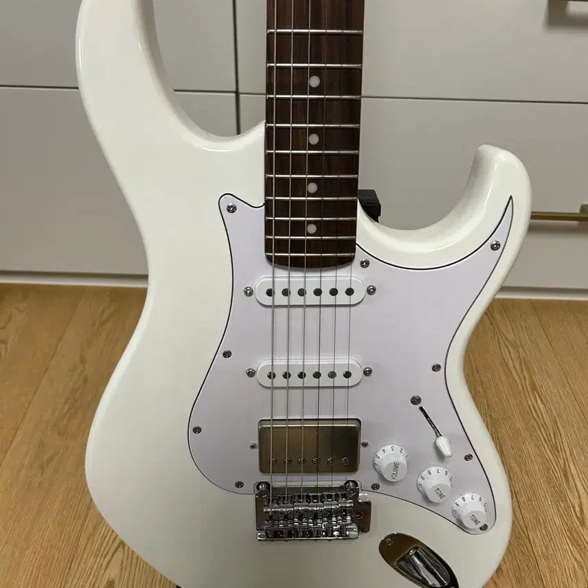 [BUNJANG] Cort G260CS Electric Guitar - White / Cort G260CS 일렉기타 화이트