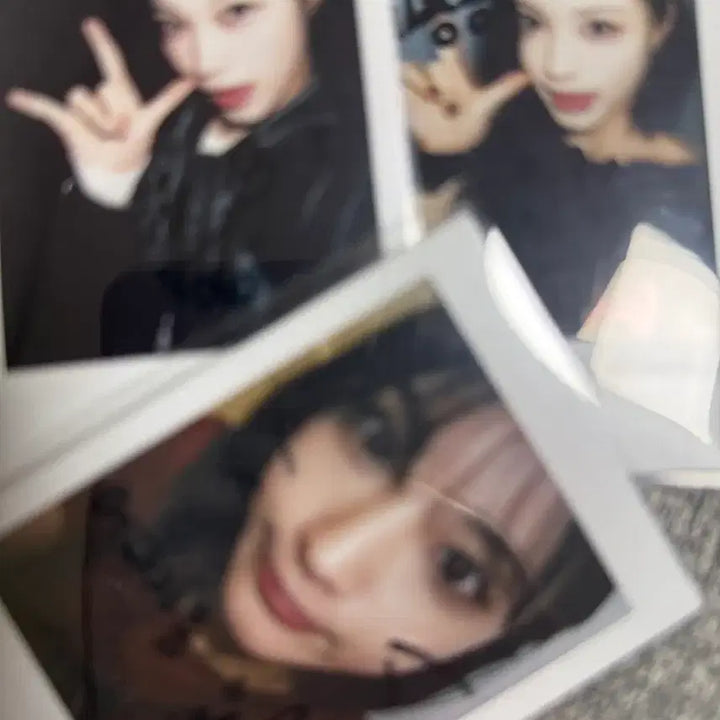 [BUNJANG] ICHILLIN YEJU Autographed Polaroids Bundle Set / 아이칠린 예주 친필 싸인 폴라 3장일괄
