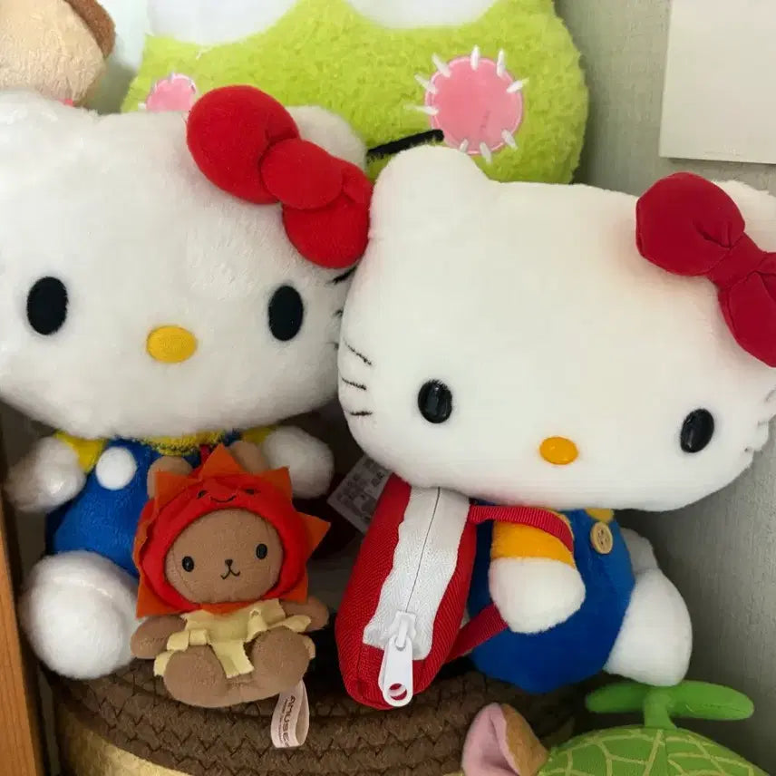 [BUNJANG] Hello Kitty Plush Doll &amp; Shopping Basket Set / 헬로키티 인형&amp;장바구니